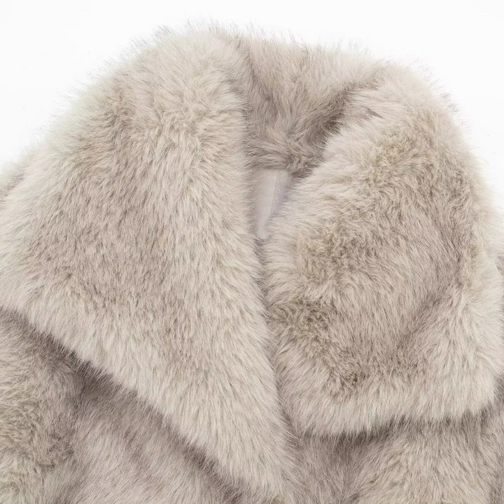 Lorena – Short Faux Fur Coat