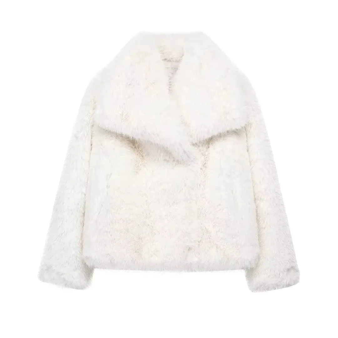 Lorena – Short Faux Fur Coat
