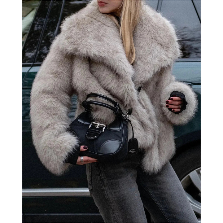 Lorena – Short Faux Fur Coat