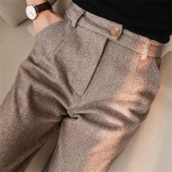 Logan – Sophisticated Trousers for Every Occasion