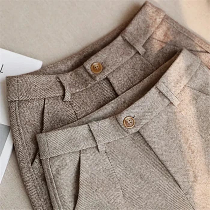 Logan – Sophisticated Trousers for Every Occasion